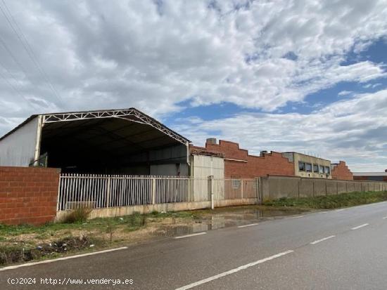 VENTA DE NAVE INDUSTRIAL EN CARRETERA DE MEDINA A RODILANA - VALLADOLID