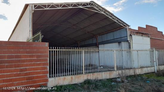 VENTA DE NAVE INDUSTRIAL EN CARRETERA DE MEDINA A RODILANA - VALLADOLID