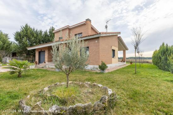 VENTA CHALET INDEPENDIENTE EN ALDEAMAYOR - VALLADOLID