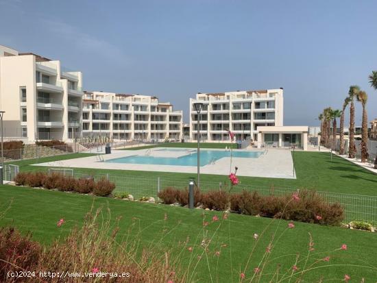 COMPLEJO RESIDENCIAL DE OBRA NUEVA EN VILLAMARTIN - ALICANTE