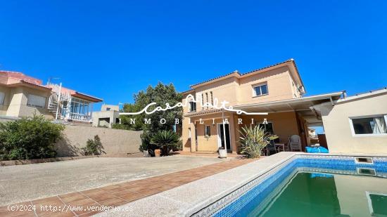 CHALET CON PARCELA Y PISCINA - DOS VIVIENDAS INDEPENDIENTES - ALICANTE