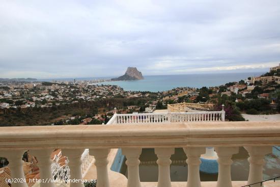 Espectacular villa con pista de tenis, piscina y vistas al Mediterráneo - ALICANTE