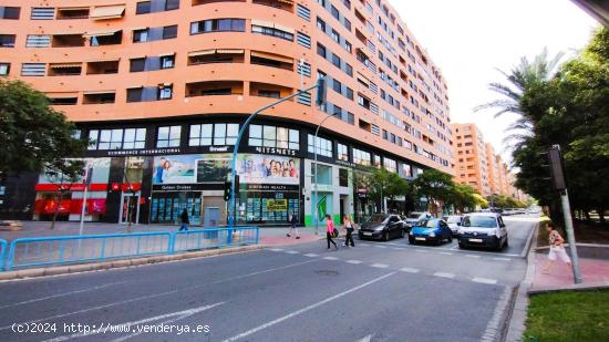  ¡Local comercial de ensueño en la Gran Vía! - ALICANTE 