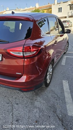 Ford C-Max Titanium de 2015 con 166.000 Km por 8.500 EUR. en Malaga