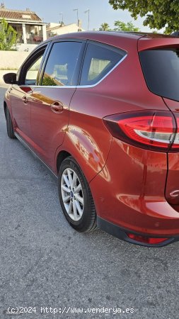 Ford C-Max Titanium de 2015 con 166.000 Km por 8.500 EUR. en Malaga