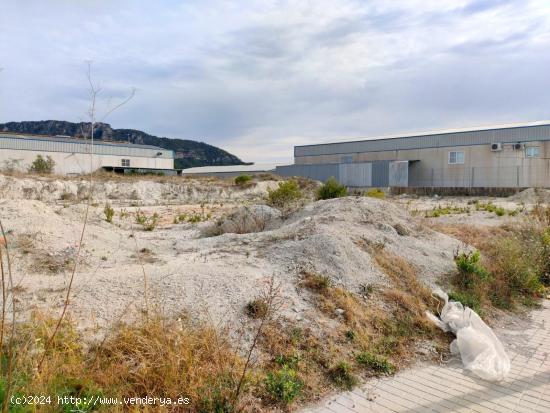  TERRENO INDUSTRIAL EN POLÍGONO MOIXENT - VALENCIA 