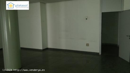 Local comercial muy céntrico en Guillena - Sevilla - SEVILLA