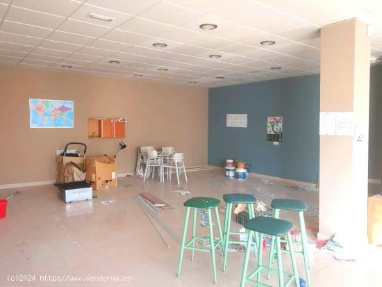  HUERCAL ALMERIA - LOCAL COMERCIAL: ESCAPARATE - FACHADA DIAFANO CON CUARTO DE BAÑO - ALMERIA 