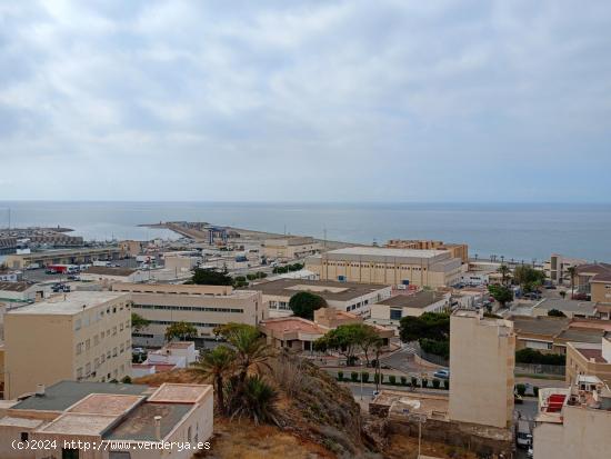 BONITO PISO CON MAGNIFICAS VISTAS AL MAR EN ADRA - ALMERIA