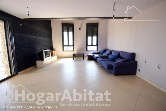 CHALET SEMINUEVO CON PISCINA Y AMPLIO TERRENO - CASTELLON