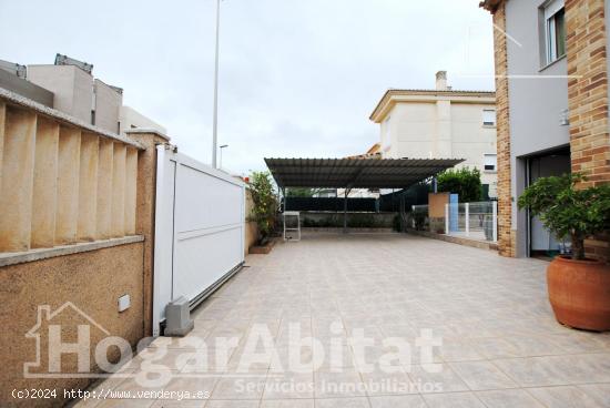 ESPECTACULAR CHALET CON GARAJE, PISCINA, JARDÍN Y BARBACOA - VALENCIA