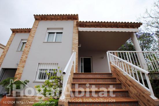 ESPECTACULAR CHALET CON GARAJE, PISCINA, JARDÍN Y BARBACOA - VALENCIA