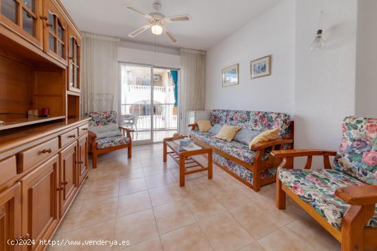 Apartamento de tres dormitorios a 150 metros de la playa - ALICANTE