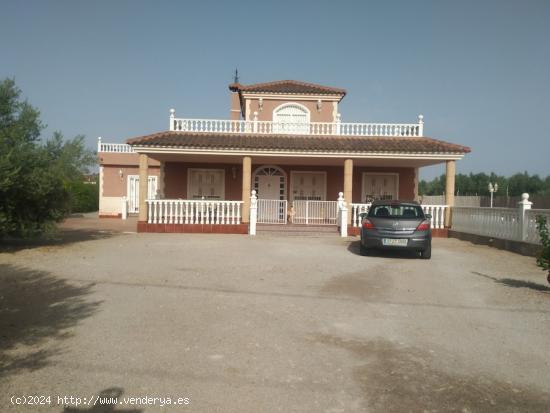 IMPRESIONNATE CHALET EN EL RELOJ, FORTUNA - MURCIA