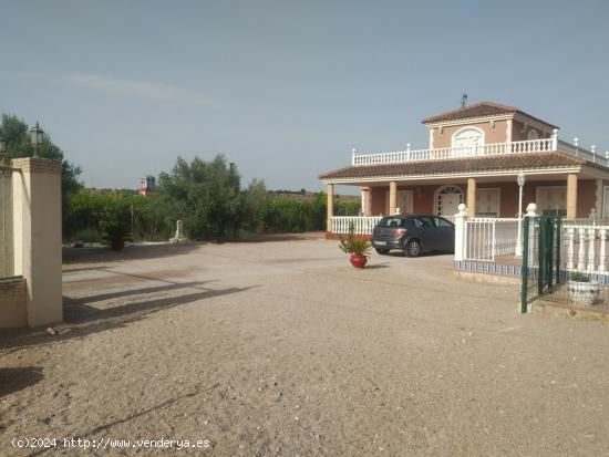 IMPRESIONNATE CHALET EN EL RELOJ, FORTUNA - MURCIA