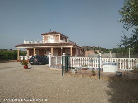 IMPRESIONNATE CHALET EN EL RELOJ, FORTUNA - MURCIA