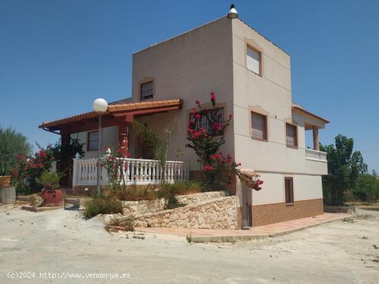 precioso chalet en el reloj , fortuna - MURCIA