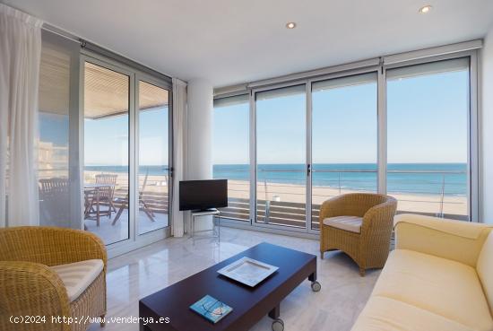 Increible apartamento en primera linea de la Playa de Gandia. - VALENCIA