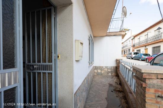 CASA A REFORMAR EN EL CENTRO DE ALFACAR - GRANADA