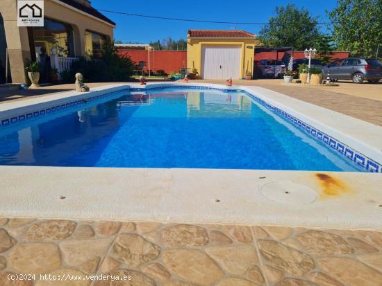 APIHOUSE VENDE ACOGEDOR CHALET INDIVIDUAL EN FORTUNA. PRECIO 249.000€ - MURCIA