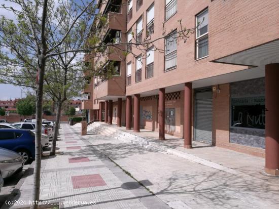 Local comercial en venta en calle Islas Columbretes, zona Centro de Humanes de Madrid - MADRID