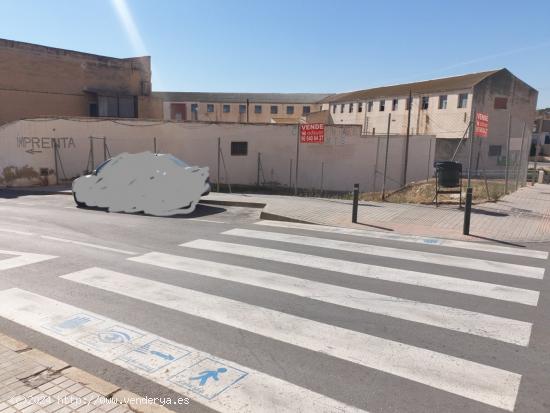 SE VENDE PARCELA INDUSTRIAL - ALICANTE