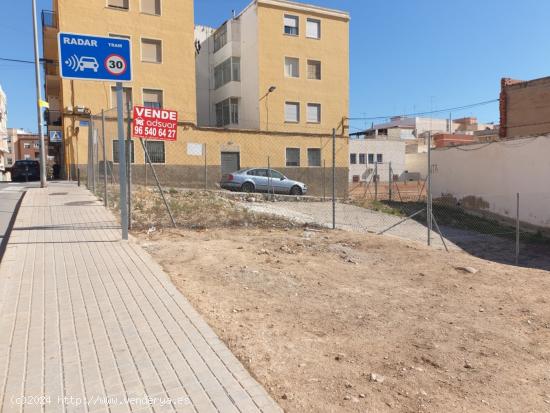 SE VENDE PARCELA INDUSTRIAL - ALICANTE