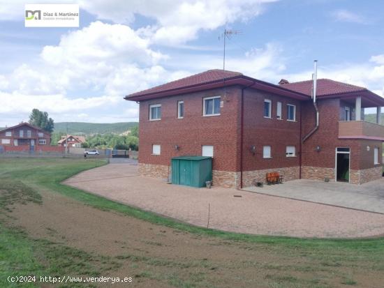 VIVIENDA UNIFAMILIAR EN EL CURUEÑO - LEON