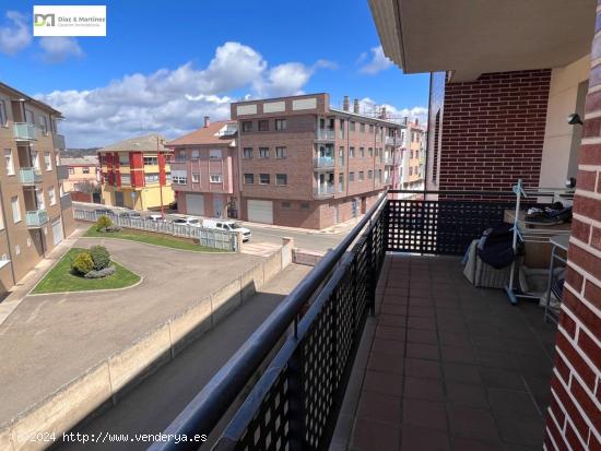 APARTAMENTO CON TERRAZA AMPLIA EN TROBAJO - LEON