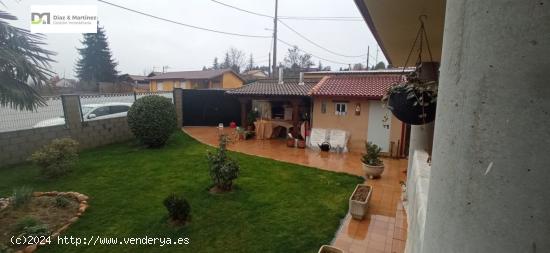 CHALET EN PLANTA BAJA EN URBANIZACION MONTESOL - LEON