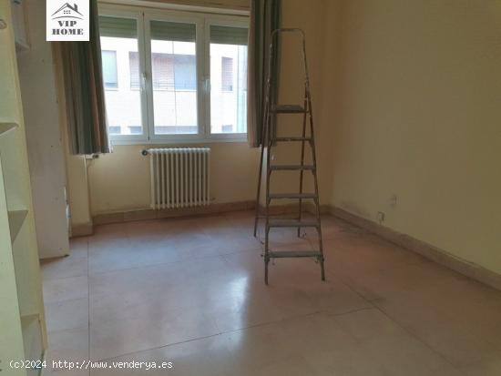 SE VENDE PISO  AMPLIO EN ZONA PARQUE ABELARDO SANCHEZ - ALBACETE