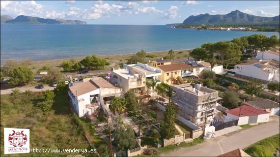 Chalet unifamiliar tres plantas en primera línea de Mar Bahía de  Pollensa - BALEARES