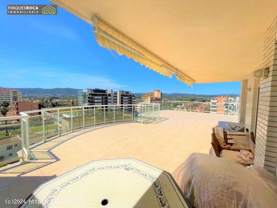 Espectacular Atico con impresionantes vistas  de 2 Dormitorios, y Piscina Comunitaria en Peñiscola 