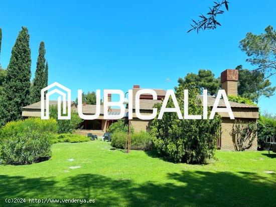 UBICALIA VENDE MAGNÍFICA VILLA DE ALTO STANDING  URB. PRIVADA SANTA BÁRBARA (VALENCIA) - VALENCIA