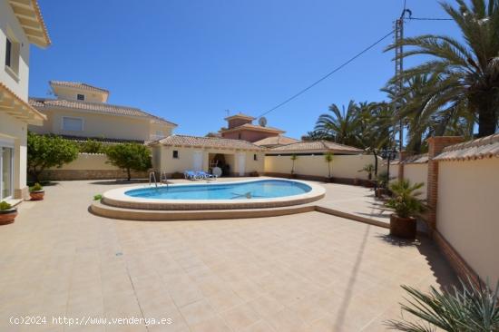 Villa en la mejor zona de Cabo Roig - ALICANTE
