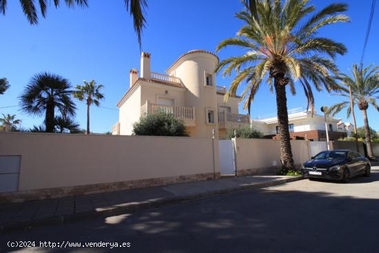 VILLA DE OBRA NUEVA EN CABO ROIG !! - ALICANTE