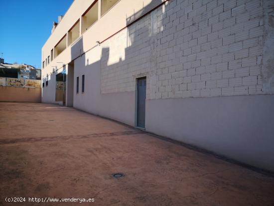 se vende o alquila local comercial ubicado en la pedanía del Cabezo de Torres - MURCIA