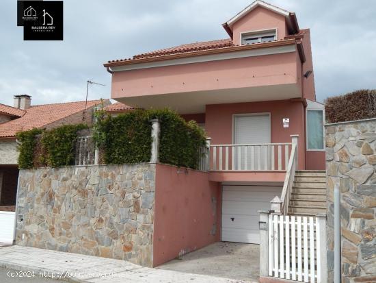 CHALET INDEPENDIENTE CON PISCINA - PONTEVEDRA