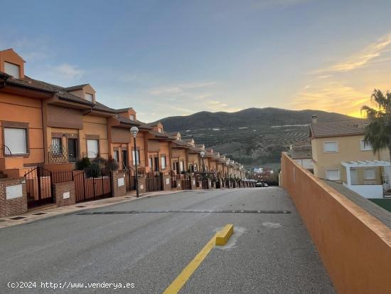 Venta de Casa Adosada en Urbanización VEGA ALTA en La Guardia - JAEN