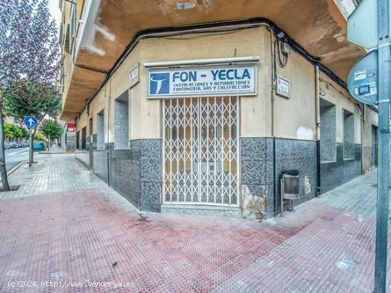 Local en venta en calle Cruz de Piedra Yecla - MURCIA