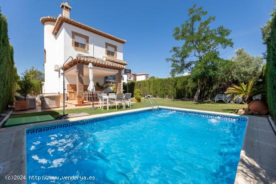 Casa unifamiliar en Huétor Vega - GRANADA