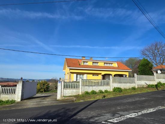 MEIRAS.-  VIVIENDA UNIFAMILIAR 4 DORMITORIOS,  4 BAÑOS. JARDIN CON PISCINA - A CORUÑA