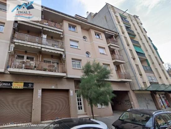 Venta local comercial en Mollet del Vallés (Barcelona) - BARCELONA