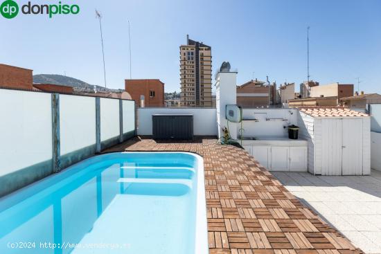 Venta de ático-dúplex con piscina y cochera en la Avda. Doctor Olóriz (Granada) - GRANADA