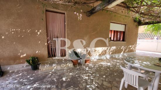 GRAN CASA ADOSADA EN EL HORNILLO A 50 METROS DE LA PLAYA - MURCIA