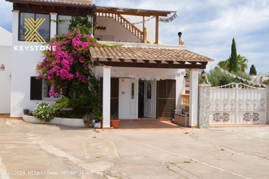 Gran  chalet adosado,  estilo ibicenc - BALEARES