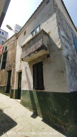 Casa de pueblo en primera linea de playa. Malpica de Bergantiños - A CORUÑA