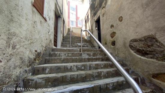 Casa de pueblo en primera linea de playa. Malpica de Bergantiños - A CORUÑA