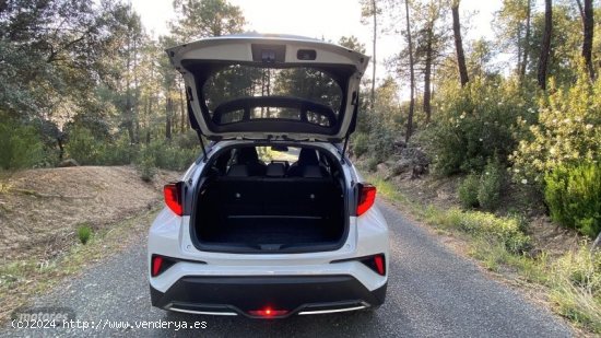 Toyota C-HR 2.0 220PH Premiere Edition GR Sport de 2022 con 68.000 Km por 28.300 EUR. en Avila