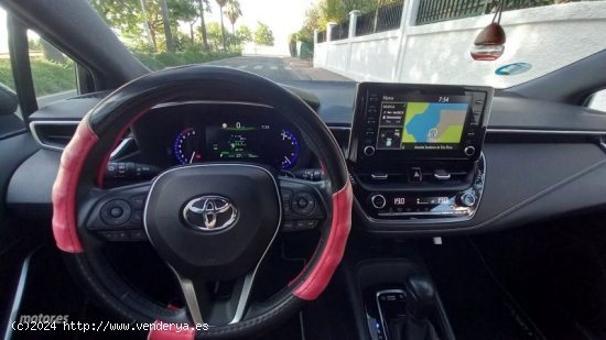 Toyota Corolla TOYOTA COROLLA 2.0 180H FEEL ECVT 180CV de 2019 de 2020 con 135.000 Km por 19.000 EUR